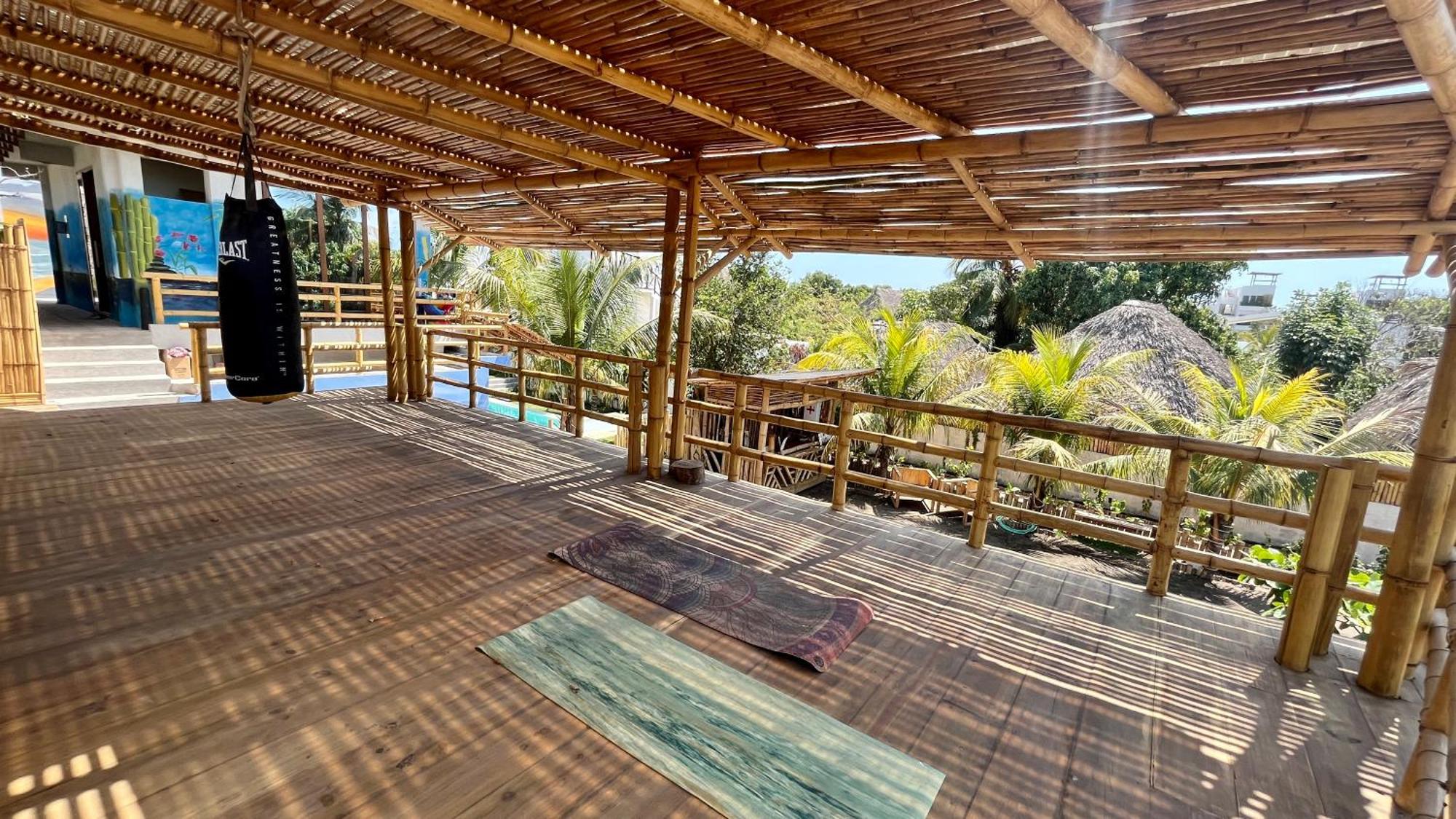 Shanti Surf Camp El Paredón Buena Vista Kültér fotó